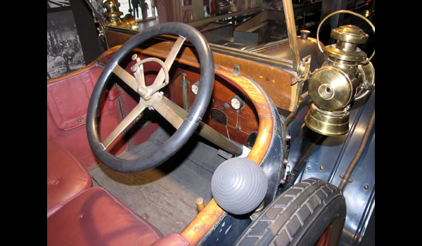 A.L.F.A. 24 HP 1910 - The birth of Alfa Romeo cockpit